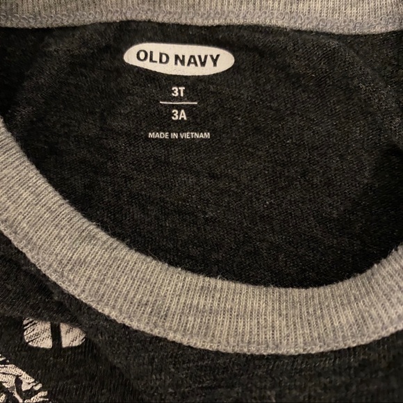 Old Navy Dark Grey Toddler Boy’s T-Shirt - Picture 3 of 4